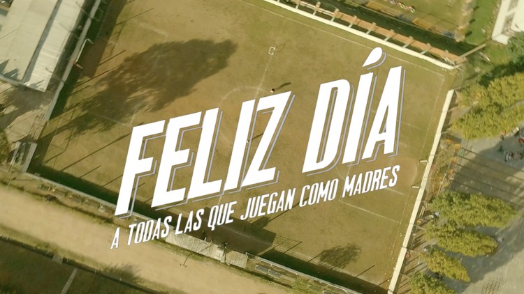 Jugar como una Madre