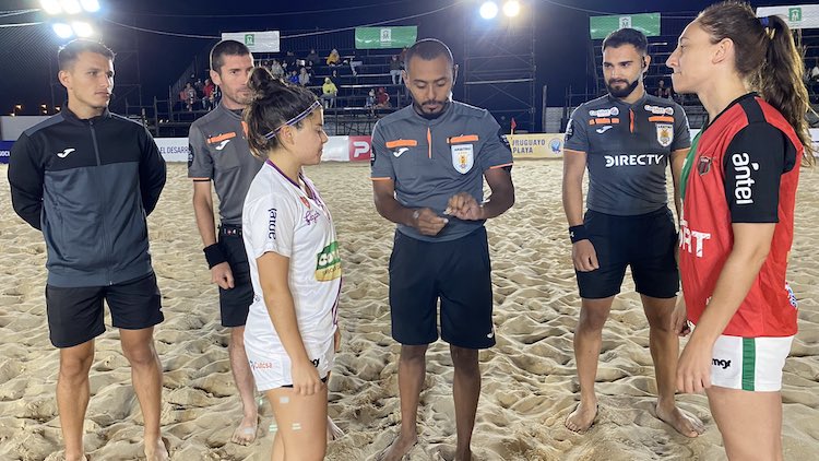 Fútbol Playa Femenino: Fénix vs Boston River (3er y 4to puesto)