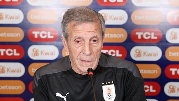 Conferencia Conmebol: Oscar Tabárez